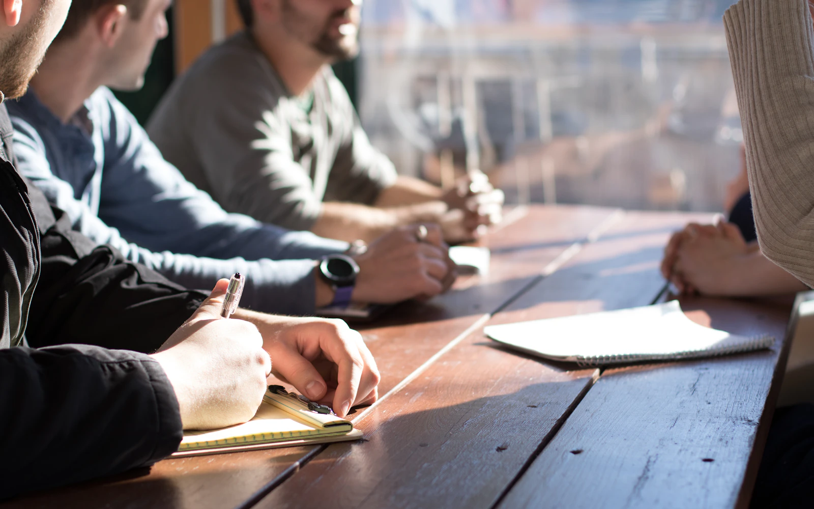 Équipe réunie pendant une séance d'accompagnement et de formation